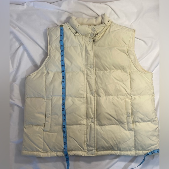 GAP Ivory Down Vest with removable faux fur hood XL no tags but never wore - Picture 4 of 12